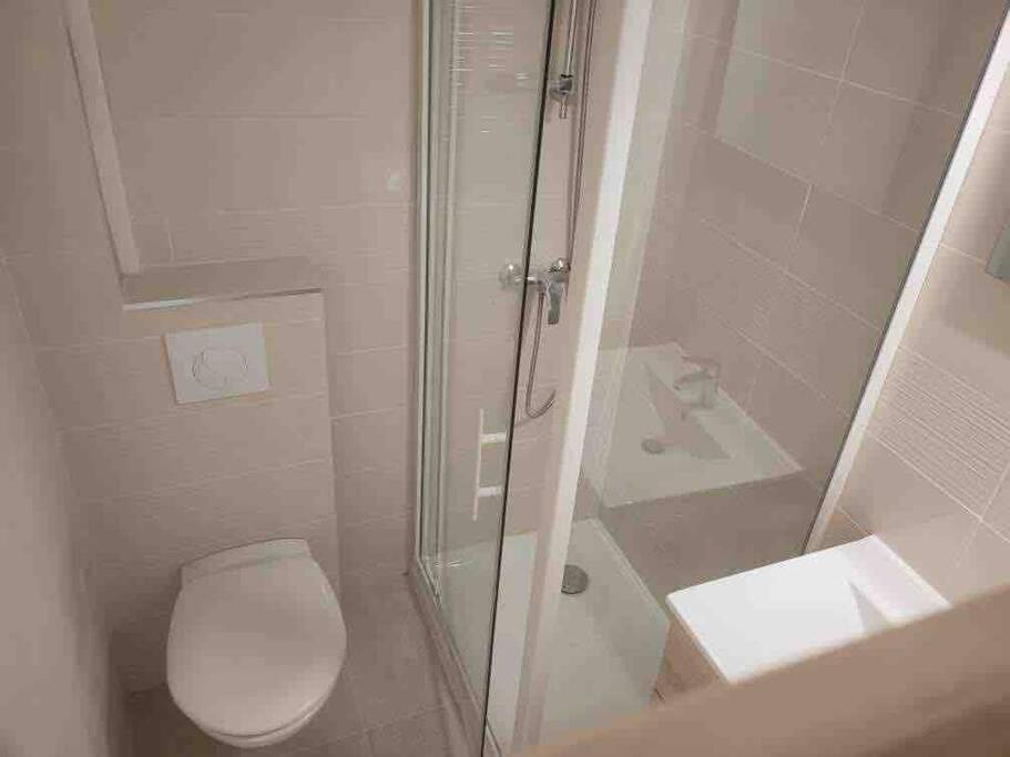 Grand Studio Veranda Et Terrasse Каркеран Екстериор снимка