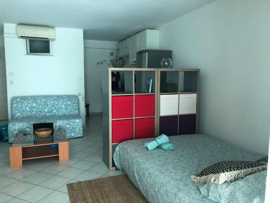 Grand Studio Veranda Et Terrasse Каркеран Екстериор снимка