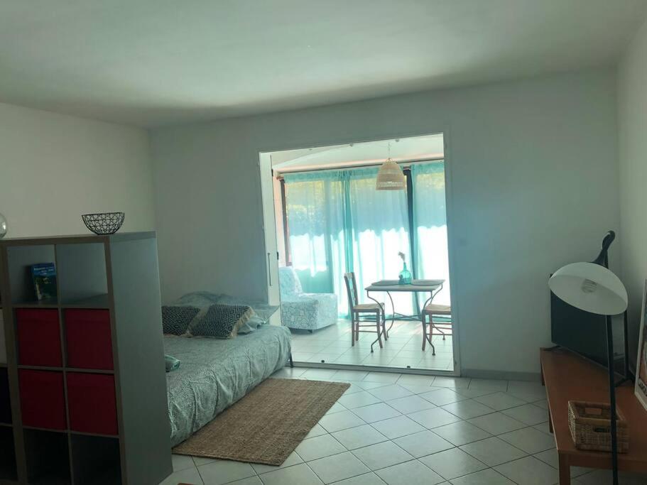 Grand Studio Veranda Et Terrasse Каркеран Екстериор снимка