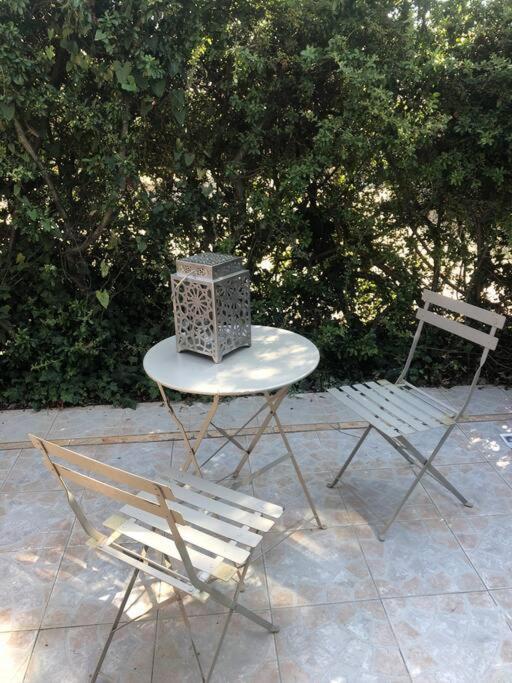 Grand Studio Veranda Et Terrasse Каркеран Екстериор снимка